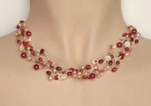 Collier de mariée en ivoire et rouge