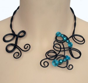 Collier mariage aluminium noir et bleu turquoise