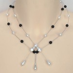 Collier_mariage_blanc,_noir_et_strass