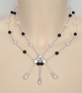 Collier_mariage_blanc,_noir_et_strass