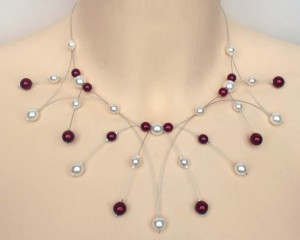 Collier_mariage_blanc_et_bordeaux