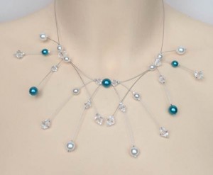 Collier_mariage_blanc,_turquoise_et_cristal