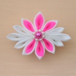 Barrette_a_cheveux_fleur_kanzashi_blanc_fuchsia