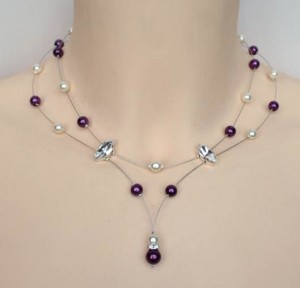 Collier_mariage_blanc_cassé_aubergine