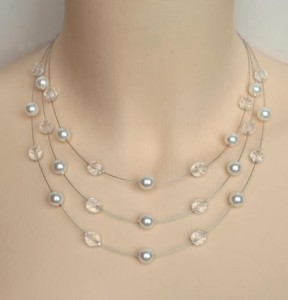 Collier_mariage_blanc_et_transparent