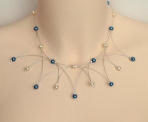 Collier_mariage_en_ivoire_et_bleu_marine