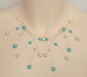 Collier_mariage_en_bleu_et_ivoire