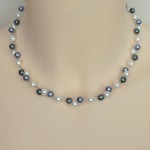 Collier_fantaisie_en_blanc_gris_bleu