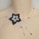 Collier_mariage_ivoire_chocolat_fleurs_plumes