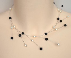 Collier_mariage_blanc_cassé_et_noir