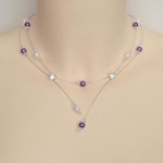 collier_mariage_en_blanc_et_violet_et_strass