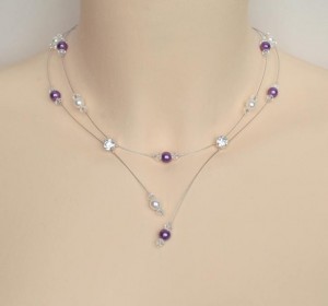 collier_mariage_en_blanc_et_violet_et_strass