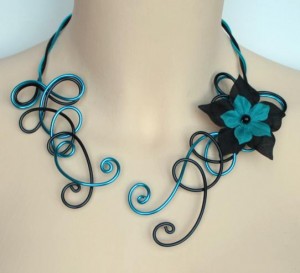 Collier mariage aluminium noir et turquoise