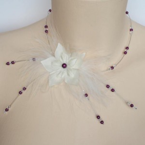 Collier mariage ivoire rose foncé fleurs plumes