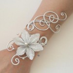 Bracelet_mariage_blanc_argent_fleur_métallisée