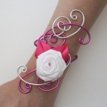 Bracelet_mariage_argent_fuchsia_fleur_blanche